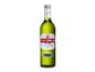Grüne Flasche Anislikör mit einem weißen und roten Etikett.