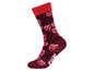 Rote Socken mit Herz-Muster