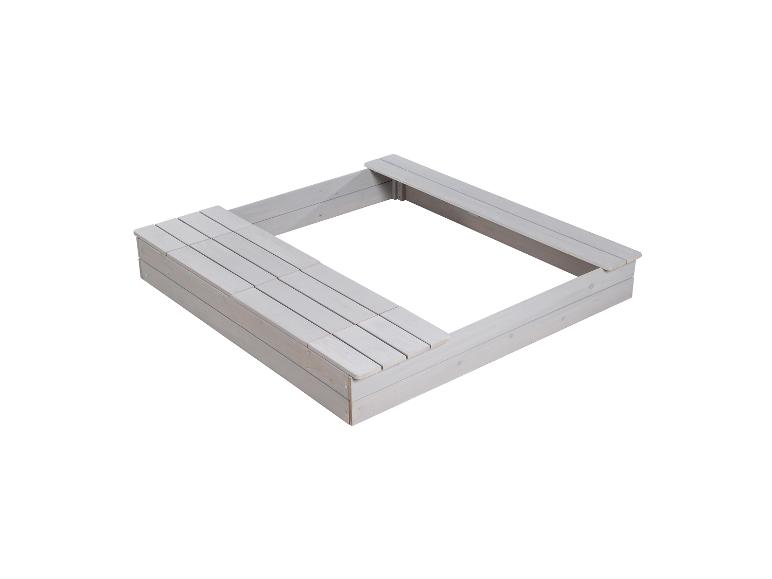 Hellgrauer Holzsandkasten mit integrierten Bänken