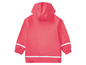 Ein rosafarbener Regenmantel mit Kapuze für Kinder.