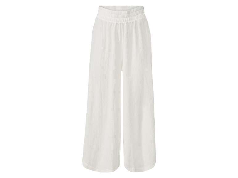 Weiße, weite Hose mit Gummizug.
