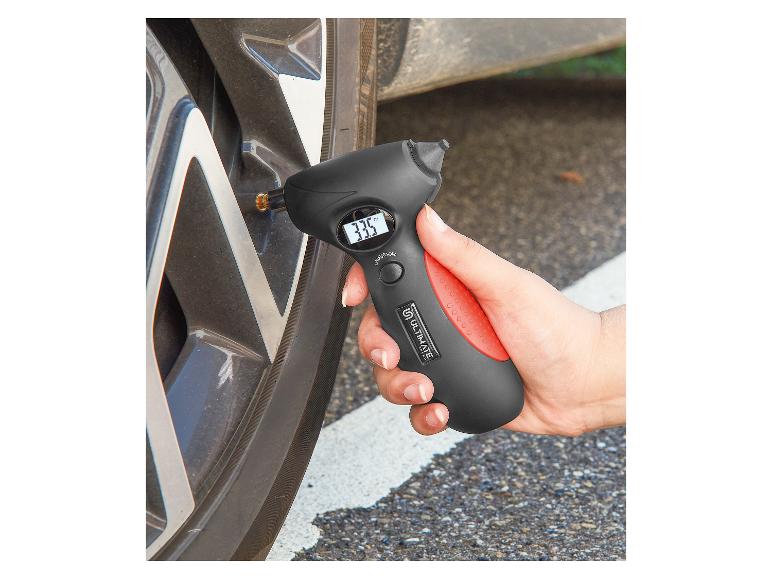 ULTIMATE SPEED digitaler Reifendruckmesser zeigt 33,5 PSI an.