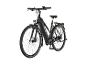 Schwarzes City-E-Bike mit Gepäckträger und Vorderlicht.