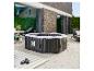 Aufblasbarer Outdoor-Whirlpool HOME DELUXE Drop auf einer modernen Terrasse.