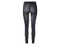 Schwarze, transparente High-Waist-Strumpfhose, von hinten gesehen.