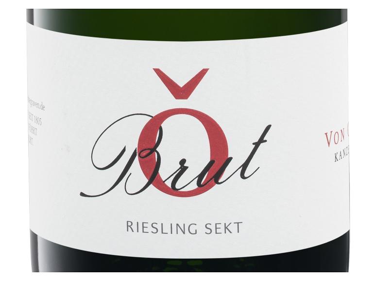 Sektetikett mit dem Wort „Brut“ in Rot und Schwarz und „Riesling Sekt“ darunter.