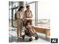 BABYGO Buggy Easy Travel mit Kind und Eltern am Flughafen [KI-generiertes Bild]