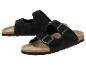 Schwarze Sandalen mit zwei Riemen, Schnallen und Korksohle.
