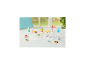 Kinderperlenset mit Eis- und Kuchenfiguren auf einem weißen Tisch.