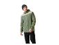 Grüne und beige Softshelljacke für Herren mit schwarzer Hose.