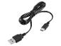 Schwarzes USB-Kabel mit USB-A- und USB-C-Anschlüssen.