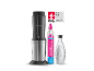 Schwarz-silberner Sprudler mit einer rosa Gasflasche und einer Glaswasserflasche.