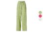 Grüne Musselin-Damenhose mit verstellbarem Kordelzug und Farbmustern.