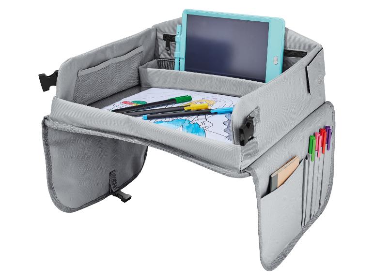 Grauer Reisetablett für Kinder mit Stiften, Malbüchern und Tablet.