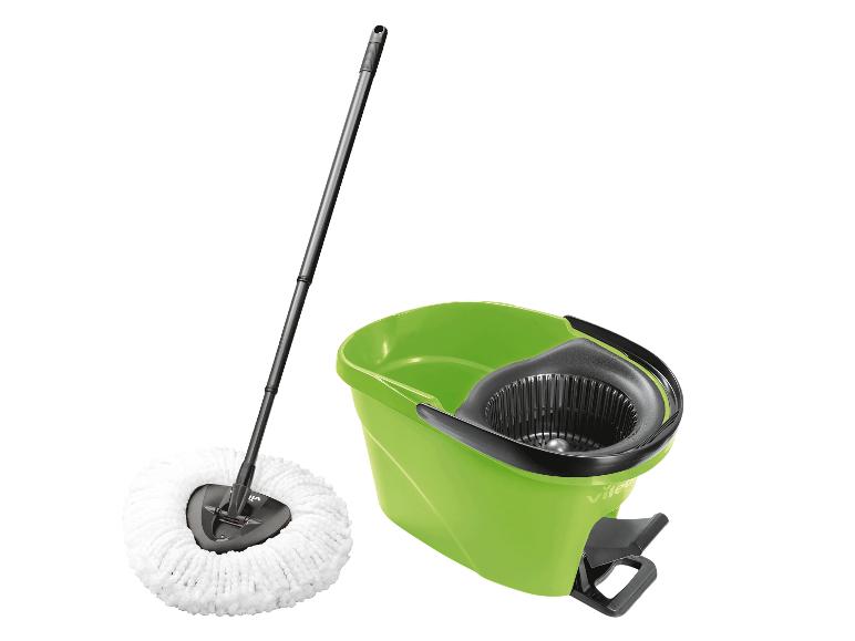 Ein Vileda Wischmopp mit Eimer und einem weißen Mikrofaser-Mopp