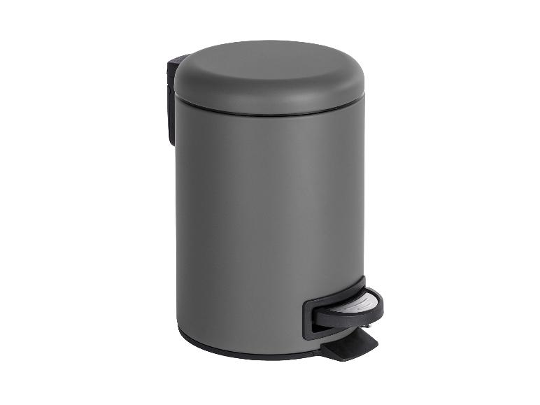 Grauer Metall-Pedaleimer.