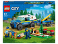 LEGO City-Set mit einem Polizeibus und einem Hundetrainingspark.