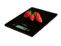 Digitale Küchenwaage mit vier frischen Erdbeeren, Anzeige '74g'.