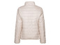Eine hellbeige Daunenjacke mit hohem Kragen.