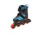 Blau-schwarze Inline-Skates mit orangenen Rollen.