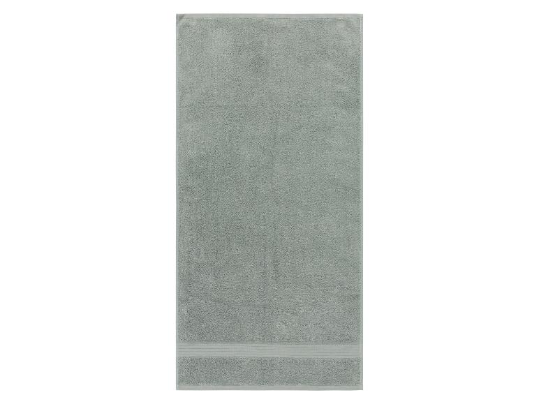 Hellgraues, weiches und saugfähiges Badetuch.