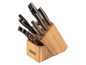 Ein Holz-Messerblock mit schwarzen Messern von Echtwerk.