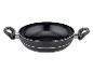 Eine schwarze Bratpfanne mit zwei Griffen.