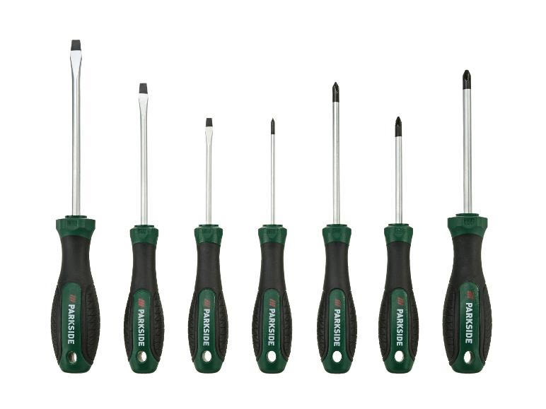 Sieben Parkside Schraubendreher in verschiedenen Größen und Typen, inklusive Schlitz- und Kreuzschlitz.