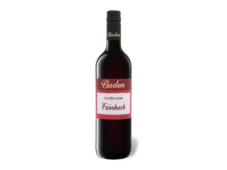Flasche Rotwein mit Etikett „Baden Cuvée Noir Feinherb“.