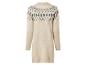 Beiges Langarm-Strickkleid mit Fair Isle-Muster am Ausschnitt.