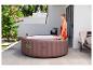 Braune Lay-Z-Spa aufblasbarer Whirlpool im Garten.