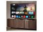 Fernseher mit Google TV Startbildschirm, der Filme und Streaming-Apps anzeigt.