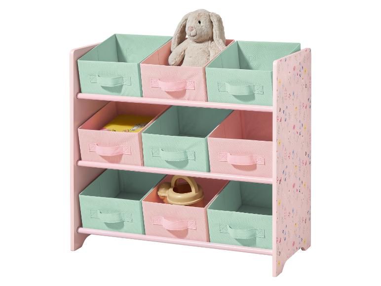 Rosa Kinderregal mit Blumenmuster und pastellfarbenen Stoffboxen.