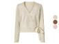Cremefarbener Strick-Wickelpullover mit seitlicher Bindung, mit Farbpalette: Beige, Braun, Rosa.