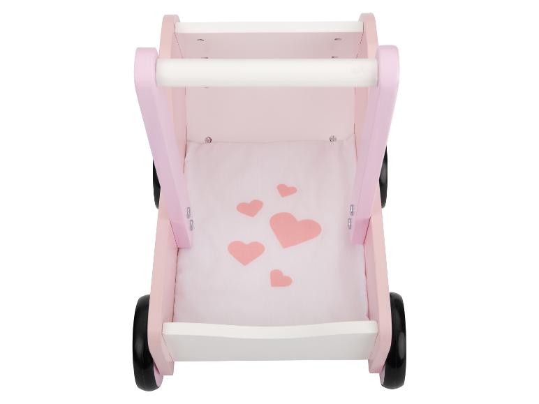 Rosa Holzpuppenwagen mit Herzen und schwarzen Rädern.