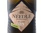 Eine Flasche Needle Blackforest Gin, handgefertigt und 40% Alkohol.