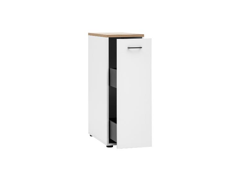 Weißer Hochschrank mit Holzplatte und grauen Schubladen, Tür leicht geöffnet.