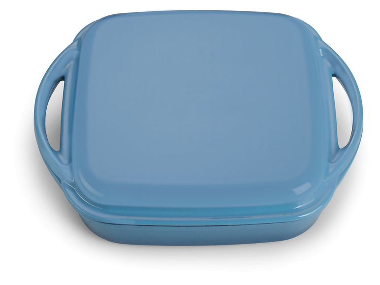 Eine blaue Auflaufform mit Griffen.