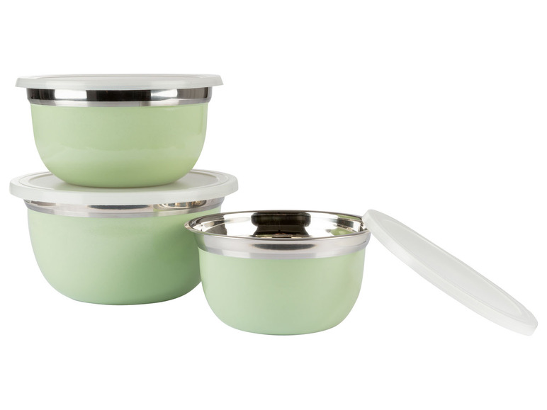 Drei grüne Schüsseln mit Edelstahldeckeln