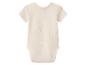 Cremefarbener Baby-Body mit kurzen Ärmeln.