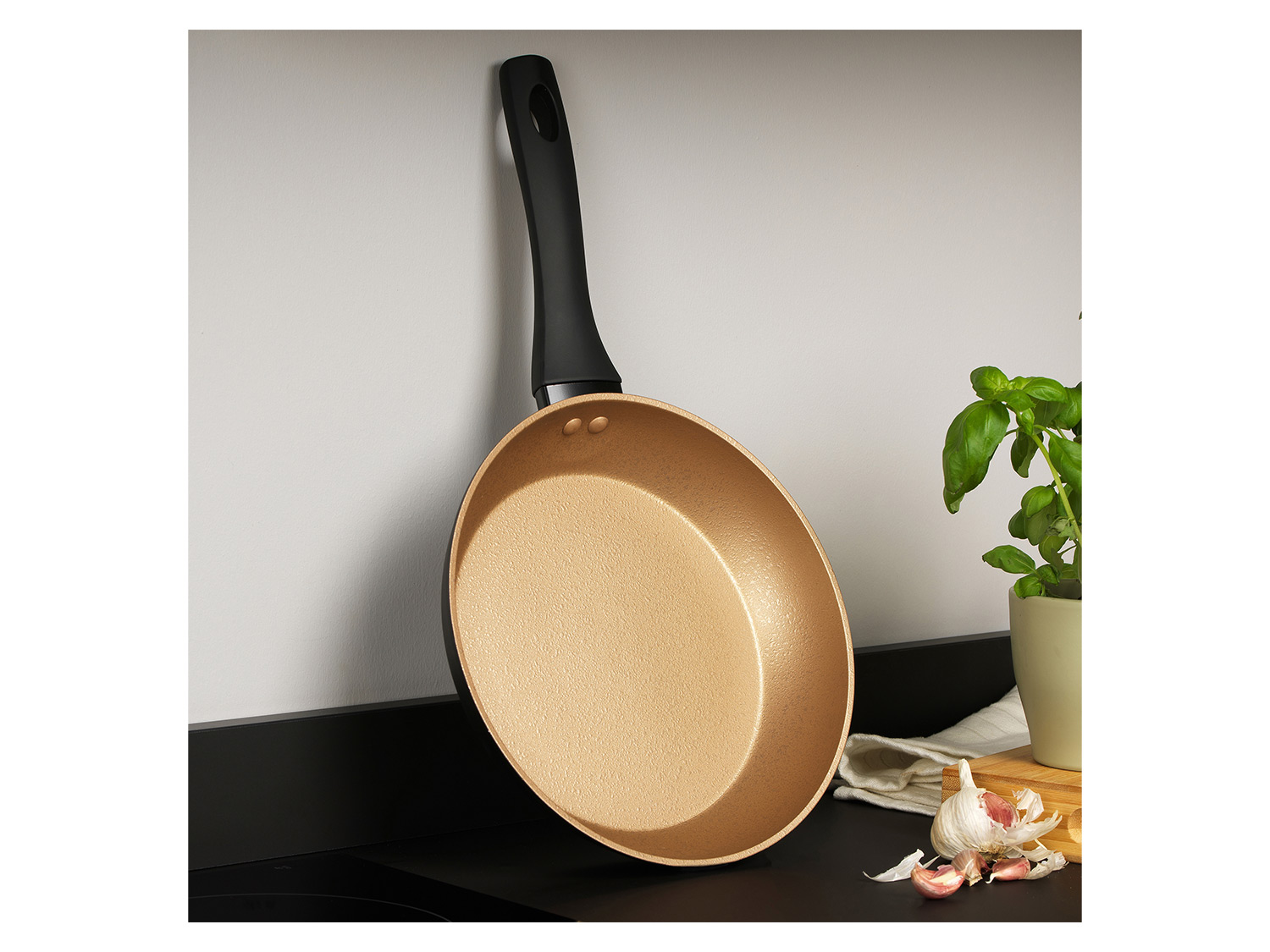 Thumbnail - Russell Hobbs Aluminium Bratpfanne Opulence Collection Schwarz/Gold (24cm)