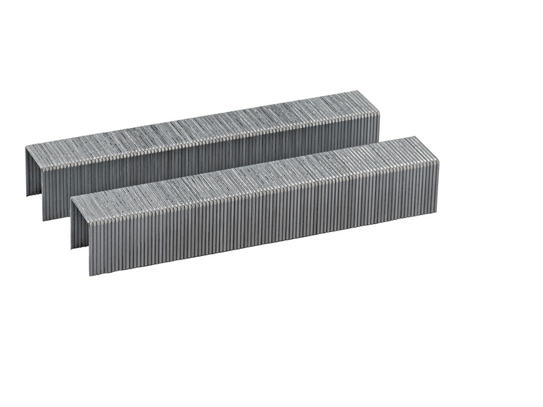 Zwei Packungen Heftklammern für einen Hefter.