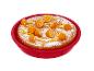 Kuchen mit Kumquats und Orangenschale in roter Silikonform
