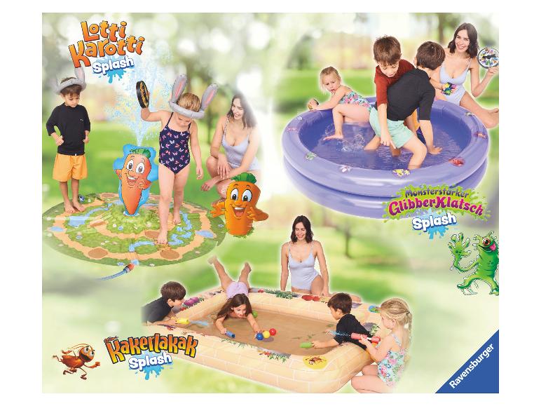 Kinder und Erwachsene spielen mit aufblasbaren Wasserspielzeugen, darunter ein Planschbecken und eine Spritzmatte.
