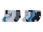 Ein Set mit 12 Socken für Jungen mit Anker- und Hai-Motiven.