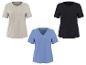 Drei Damen-T-Shirts: beiges Rundhals, schwarzes Rundhals und blaues V-Ausschnitt.