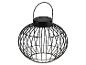 Schwarze, kugelförmige Solarlaterne mit Drahtgeflechtdesign und Griff.
