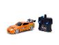 Orangefarbenes Fast & Furious ferngesteuertes Auto mit schwarzem Controller.