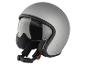 Grauer Motorradhelm mit offenem Visier und schwarzem Kinnriemen