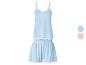 Blauer Damen-Pyjama mit Spitzendetails, bestehend aus Trägertop und Shorts.